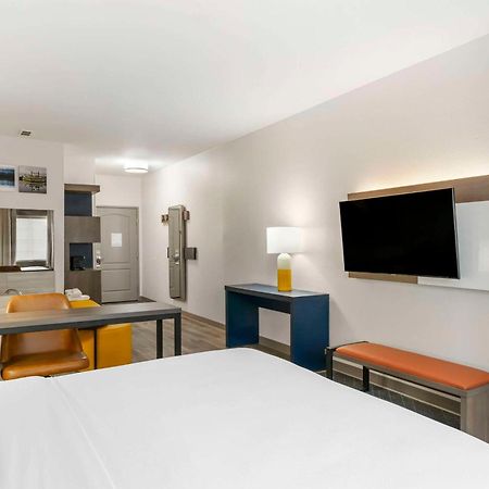 Comfort Suites Elgin Exteriér fotografie