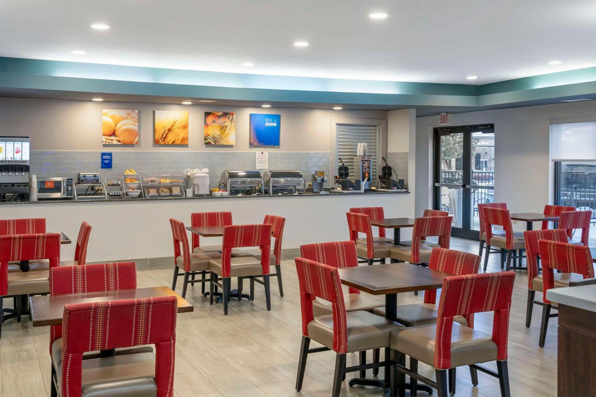 Comfort Suites Elgin Exteriér fotografie
